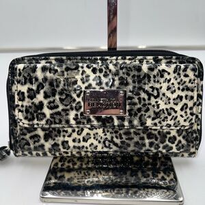 Kenneth Cole Reaction Snow Leopard Zip Around Wallet